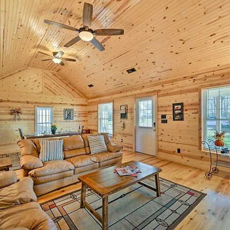 Breathtaking Elkin Getaway With Vineyard Views!ヴィラ エクステリア 写真