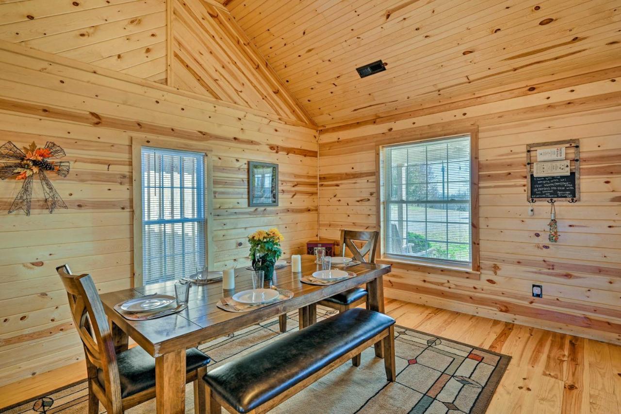 Breathtaking Elkin Getaway With Vineyard Views!ヴィラ エクステリア 写真