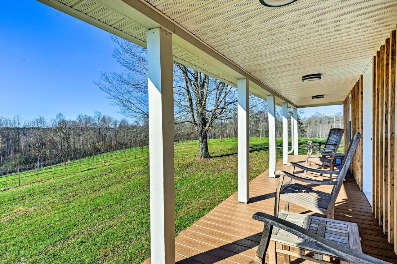 Breathtaking Elkin Getaway With Vineyard Views!ヴィラ エクステリア 写真